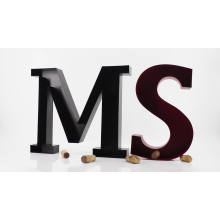 2020 Amazon hot sale Letter U monogram metal wine cork holder for home decor